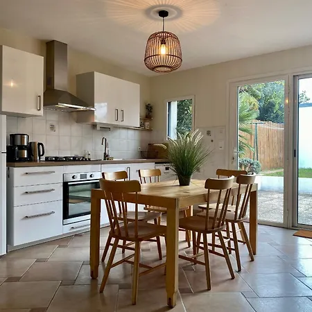 Charmante Maison Au Coeur D'un Village Paludier, Proche Et Plages, Terrasse Et Wifi - Fr-1-306-1227