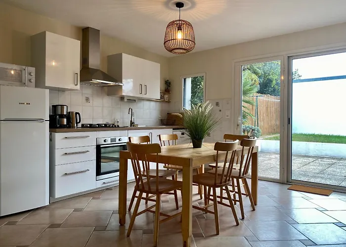 Charmante Maison Au Coeur D'un Village Paludier, Proche Et Plages, Terrasse Et Wifi - Fr-1-306-1227